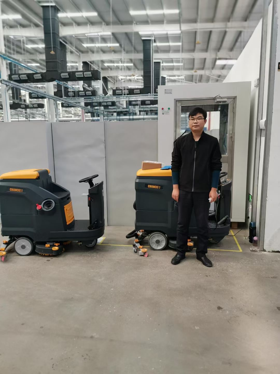 比亞迪成功采購(gòu)橙犀K80洗地機(jī)